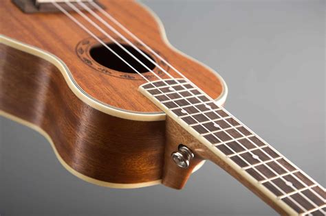 How to Change Ukulele Strings: Knots, Tips and Tricks