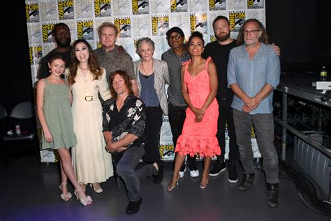 The Walking Dead cast reacts to Comic Con 2022