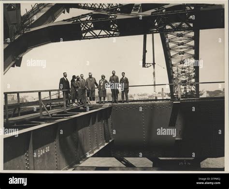 Sydney Harbour Bridge construction Stock Photo - Alamy