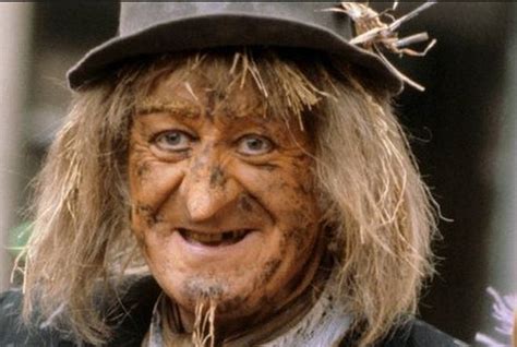 Worzel Gummidge remake: First picture of Mackenzie Crook in new 2019 ...