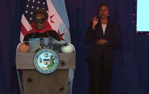 Lori Lightfoot Halloween Costume 2020 : What You Missed During Chicago ...