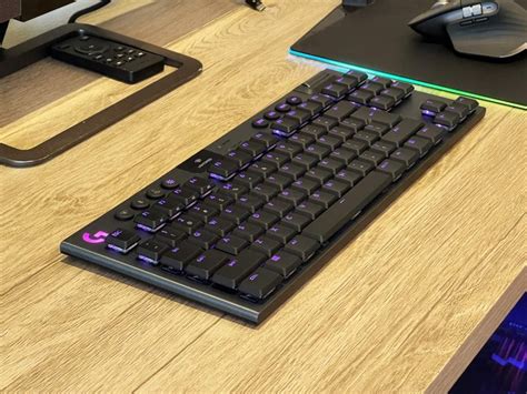 Logitech G915 TKL Review - Gadgets Middle East