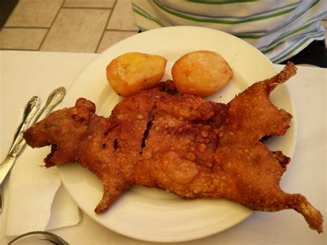 Archivo:Deep Fried Guinea Pig, Cuy.JPG - Wikipedia, la enciclopedia libre