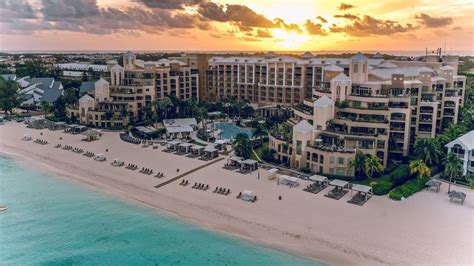 The 11 Best Resorts in Grand Cayman