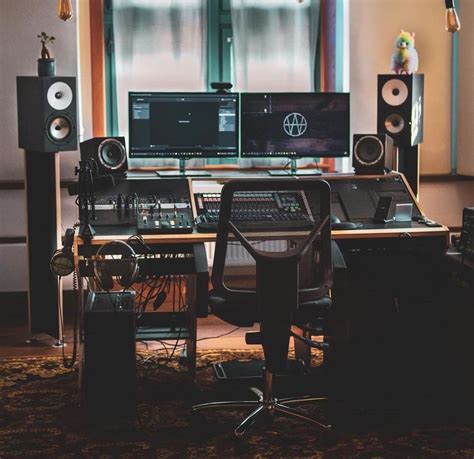 9 Home Recording Studio Essentials for Beginners 🎙️🎤 | 2024