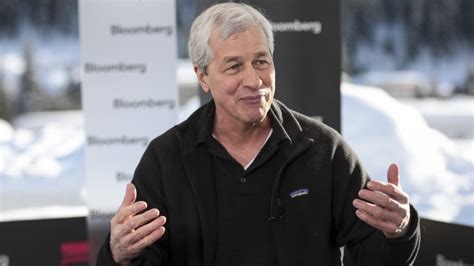 Jamie Dimon signs on for another five years as JPMorgan chief