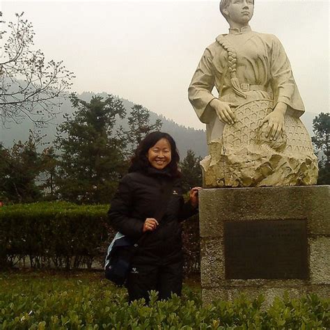 Statue of Mao Zedong's first wife - He Zizhen 贺子珍 | This wom… | Flickr