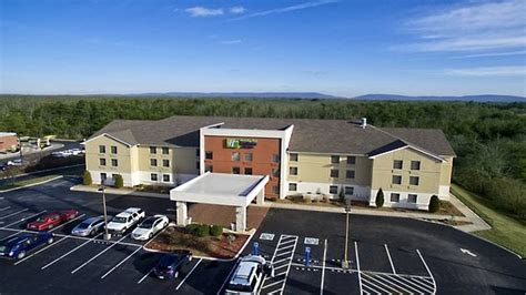 HOLIDAY INN EXPRESS & SUITES - Updated 2018 Prices & Motel Reviews ...