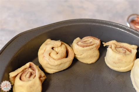 Crescent Roll Cinnamon Rolls - An Alli Event