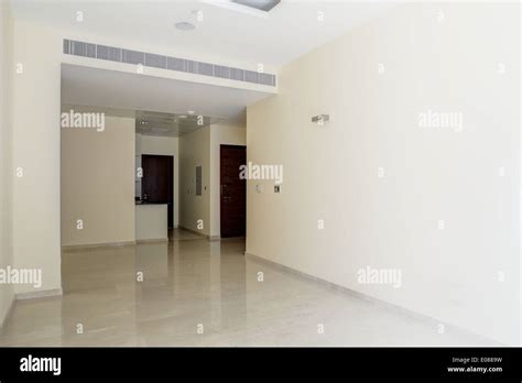 amazing interior of bright and modern empty room Stock Photo - Alamy