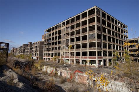 Detroit’s biggest ruin – The Packard Automotive Plant is the largest ...