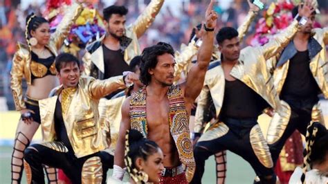 Tiger Shroff enthralls the crowd with his incredible dance moves at Rajkot! - Photos,Images ...