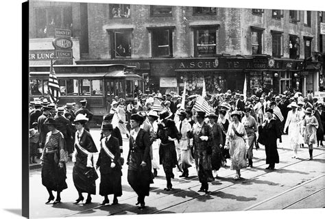 Suffragettes marching in a Victory Parade in New York, 1920 Wall Art, Canvas Prints, Framed ...