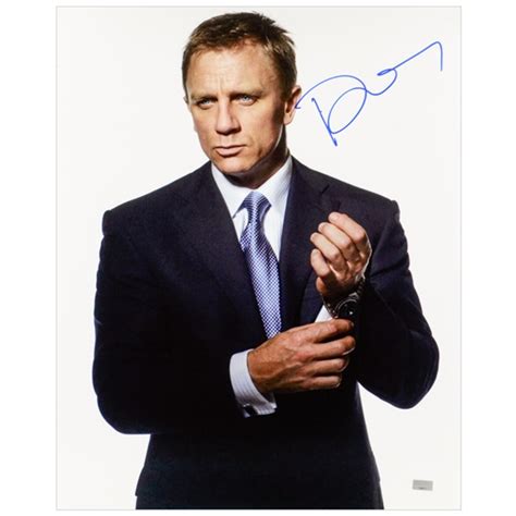 Lot Detail - Daniel Craig Autographed Casino Royale 16x20 James Bond ...