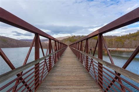 7 Fantastic Places to Go Hiking Near Lynchburg VA (+ Map)