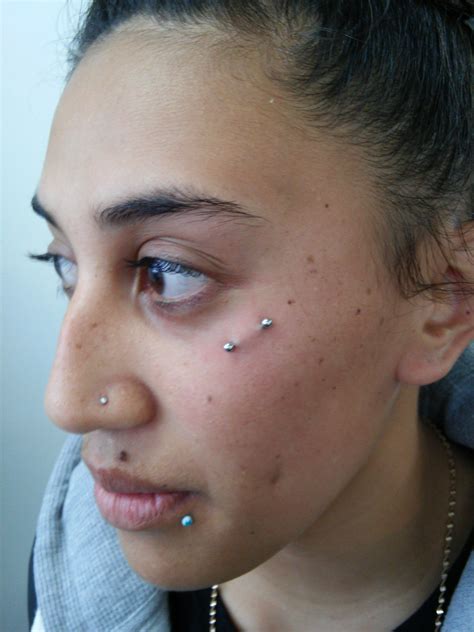 Anti-eyebrow piercing, lip piercing, nose piercing Face Dermal Piercing, Cool Piercings, Facial ...