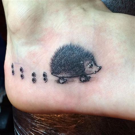 10 best Hedgehog tattoo's images on Pinterest | Hedgehogs, Hedgehog ...