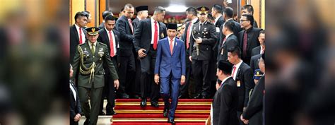 Indonesia cabinet unveiled, includes president's main rival