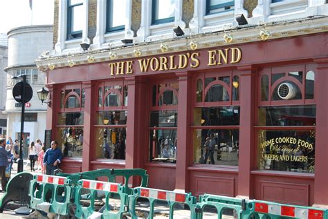 7 Movie Pubs That Make Me Want To Have A Pint