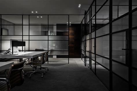 Neue Black Workplace - B.E Architecture