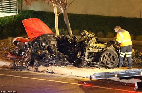 DebaOnline4U: Paul Walker Dead in Fiery Car Crash Photos