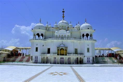 Anandpur Sahib Gurudwara – Spiritual Bliss – Guide: Best Places to Visit