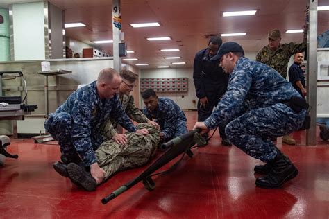 DVIDS - Images - Sailors Conduct Stretcher Bearer Training [Image 4 of 7]