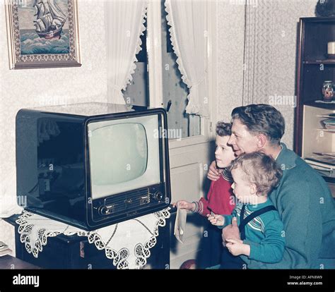 Historical family television hi-res stock photography and images - Alamy