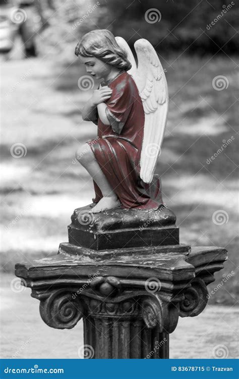 Child Angel Cemetery Statue Stock Image - Image of pray, small: 83678715