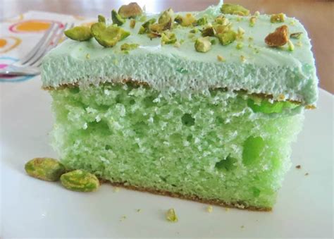 EASY GREEN PISTACHIO CAKE (+Video) | The Country Cook