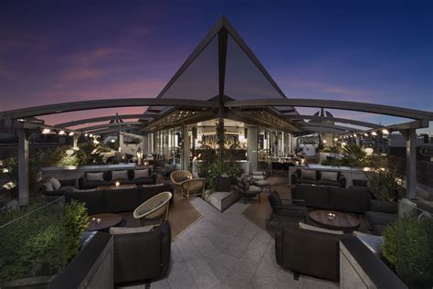 Radio Rooftop Bar The Strand | London Bar Reviews | DesignMyNight