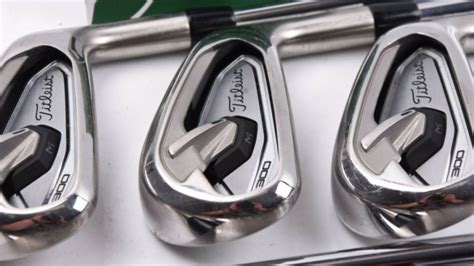 Titleist T400 vs Titleist T300 Irons Review & Specs 2023 - The Expert ...