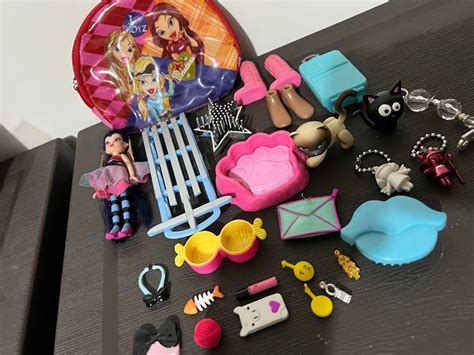 BRATZ DOLL ACCESSORIES AND KEYCHAINS, Hobbies & Toys, Toys & Games on Carousell