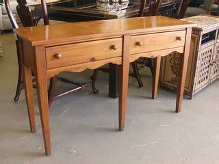 Broyhill Oak Console Table | NCJW Home Consignments | Flickr