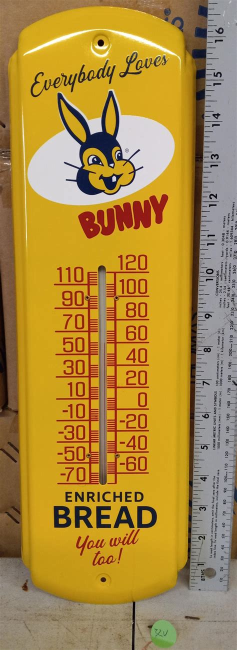 Lot - Bunny Bread Thermometer