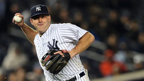 Kevin Youkilis injury: Yankees infielder leaves game with back tightness - MLB Daily Dish