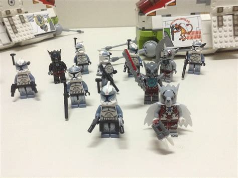 Lego Wolf Pack | Wolfpack clones welcome their new brothers.… | John Meyer | Flickr