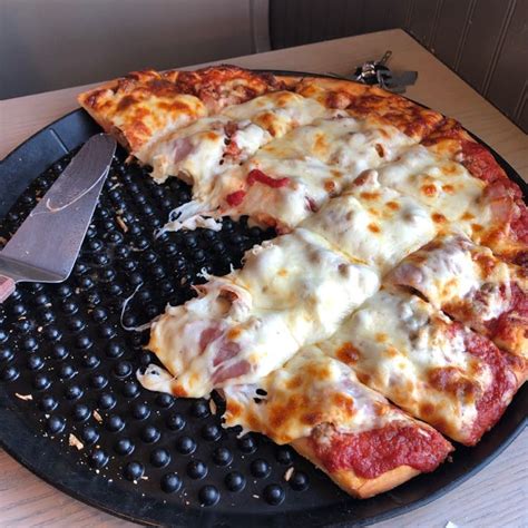 Beggars Pizza - Orland Park Reviews | Orland Park, IL | One Bite