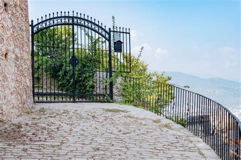 Wrought Iron Gate Installation | Local Pros | HensleyBrothers.com