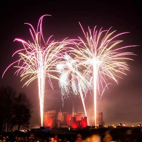 A photographer took these spectacular pictures of fireworks above a Welsh castle - Wales Online