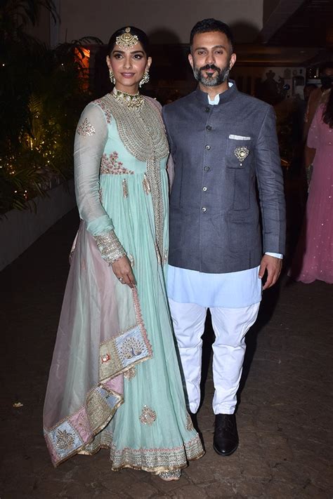 13 pictures that take you inside Rhea Kapoor and Karan Boolani's intimate at-home wedding ...