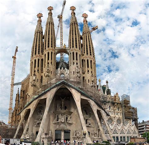 The Most Beautiful Barcelona Cathedral | Travel eGuide