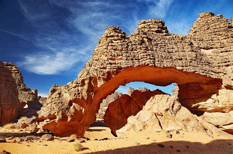 Bizarre sandstone cliffs, Sahara desert, Tassili-n-ajjer, Algeria ...