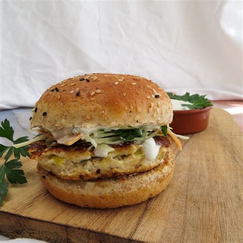 Homemade fish burgers with yogurt sauce - RootsandCook