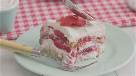 How to Make Strawberry Icebox Cake | The Pioneer Woman - Ree Drummond ...