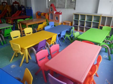 Child's Plastic Desk And Chair / Junior dining chairs children's ...