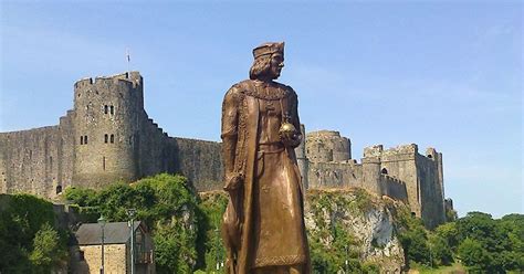 The Writing Desk: The story of the statue of King Henry VII in Pembroke