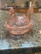 PINK GLASS HEN ON NEST DISH - Isabell Auction