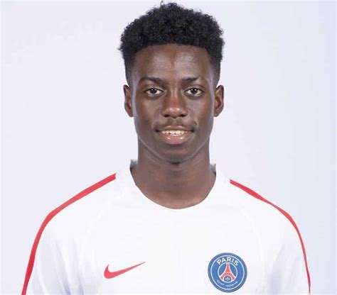 Timothy Weah debuts for PSG 23 years after his father played for the club