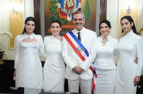 Presidente Abinader asistirá a graduación de una de sus hijas